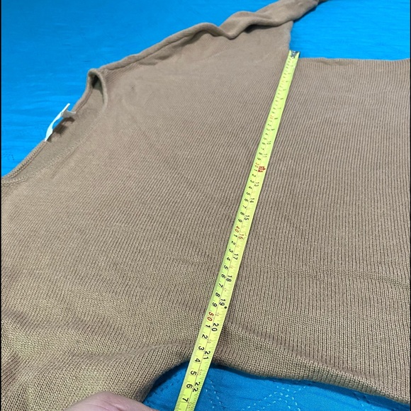 Michael Kors Large High Low Hem knitted sweater with gold toned zippers … - Picture 10 of 14